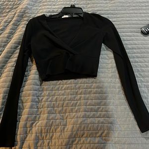 Cropped long sleeved shirt